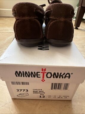 NWT Minnetonka Kids Chocolate Brown Boat Moccasins Size 12